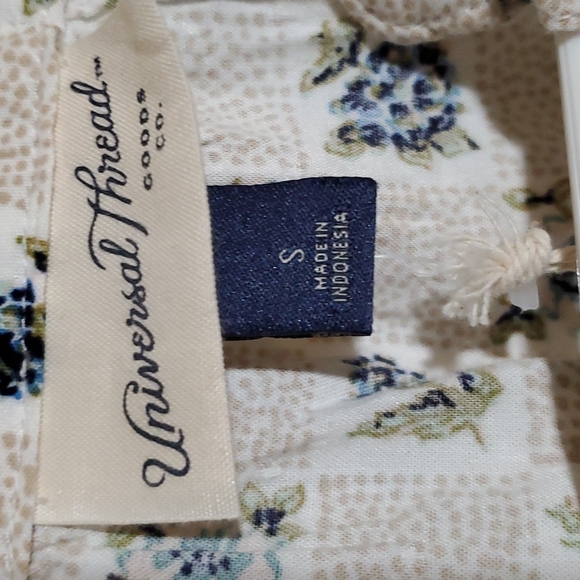 Women's Balloon Long Sleeve Poet Blouse - Picture 6 of 13